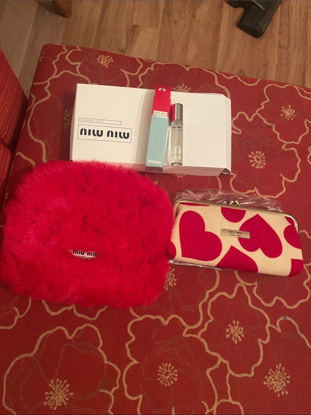 Miu Miu GWP lot plus fragrance